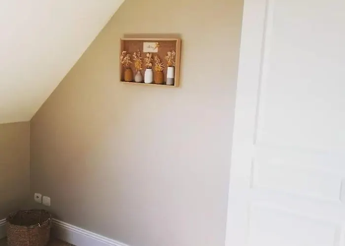 Maison Dans Quartier Residentiel A Cote De Caen Cagny (Calvados)