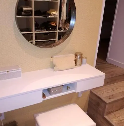 Maison Dans Quartier Residentiel A Cote De Caen Tatil Evi