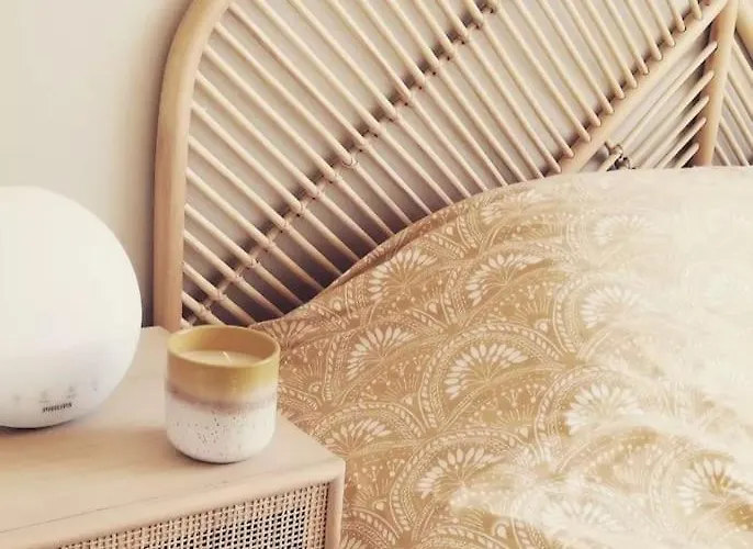 Maison Dans Quartier Residentiel A Cote De Caen