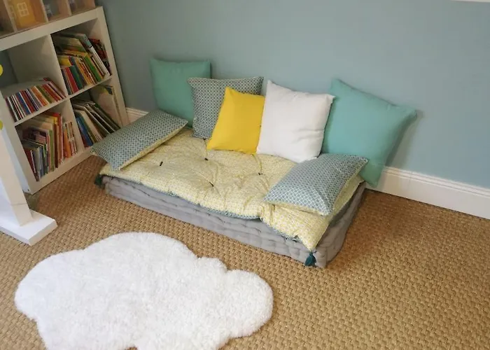 Maison Dans Quartier Residentiel A Cote De Caen Cagny (Calvados)